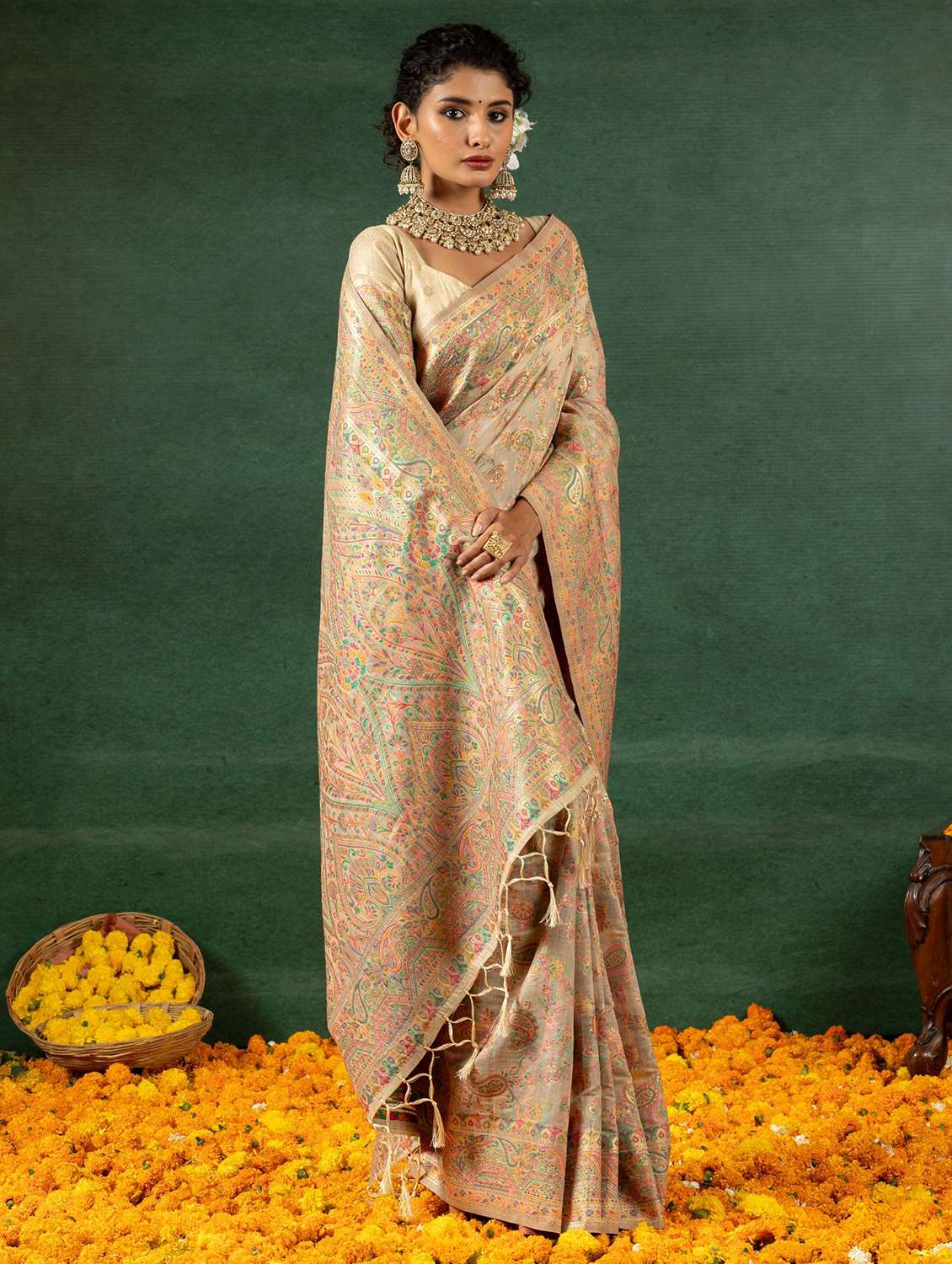 Women Self Design Handloom Saree With Blouse - 22704267 -  Standard Image - 2