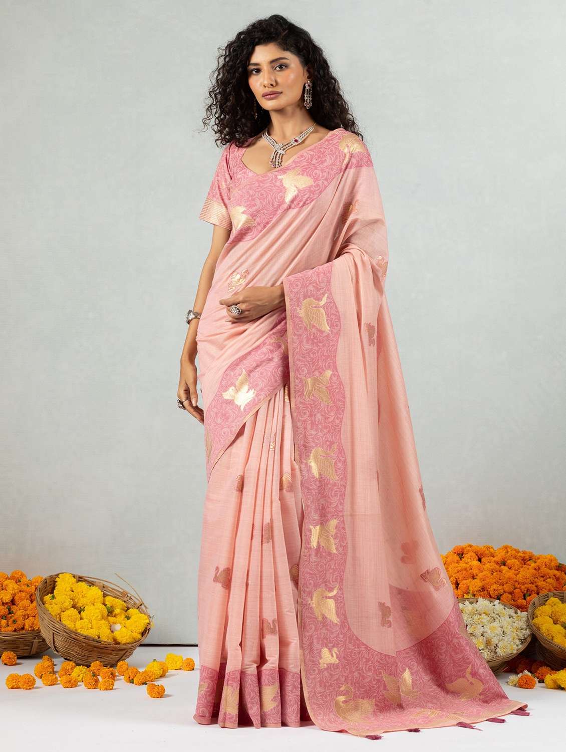 Women Self Design Handloom Saree With Blouse - 22704272 -  Standard Image - 2