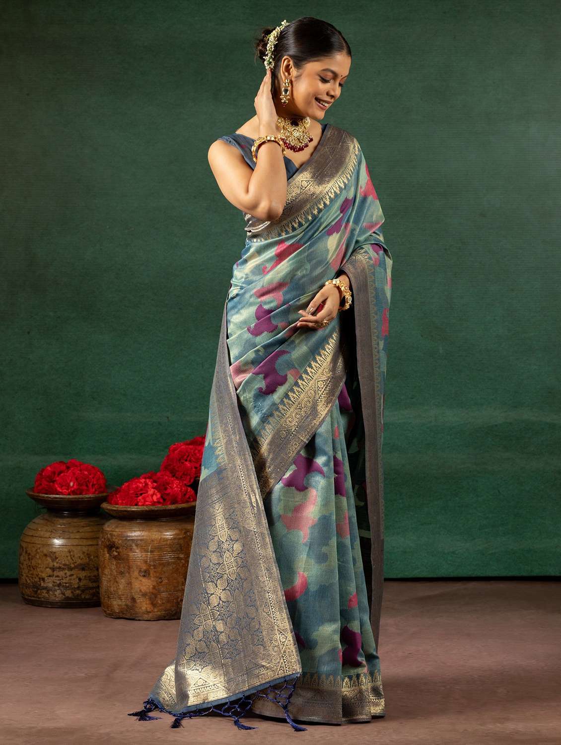 Women Self Design Banarasi Saree With Blouse - 22704291 -  Standard Image - 2