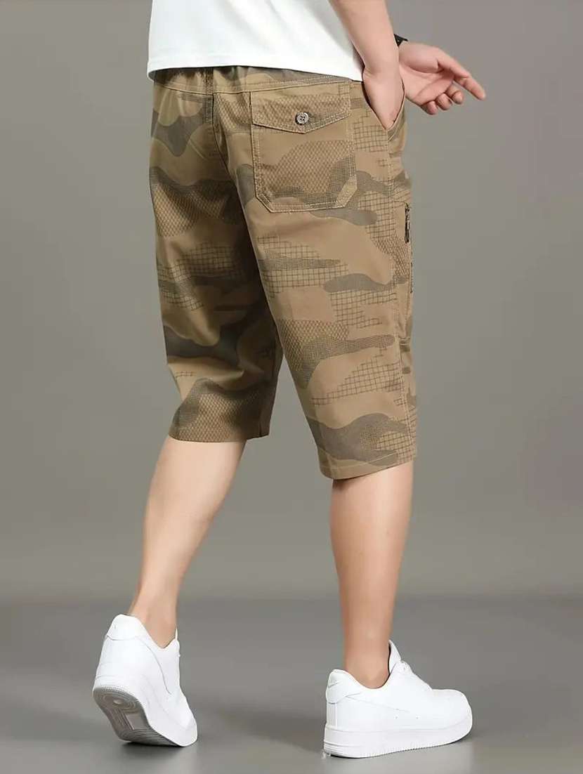 Men Solid Mid Rise Regular Fit Three Fourth Shorts - 22704865 -  Standard Image - 2