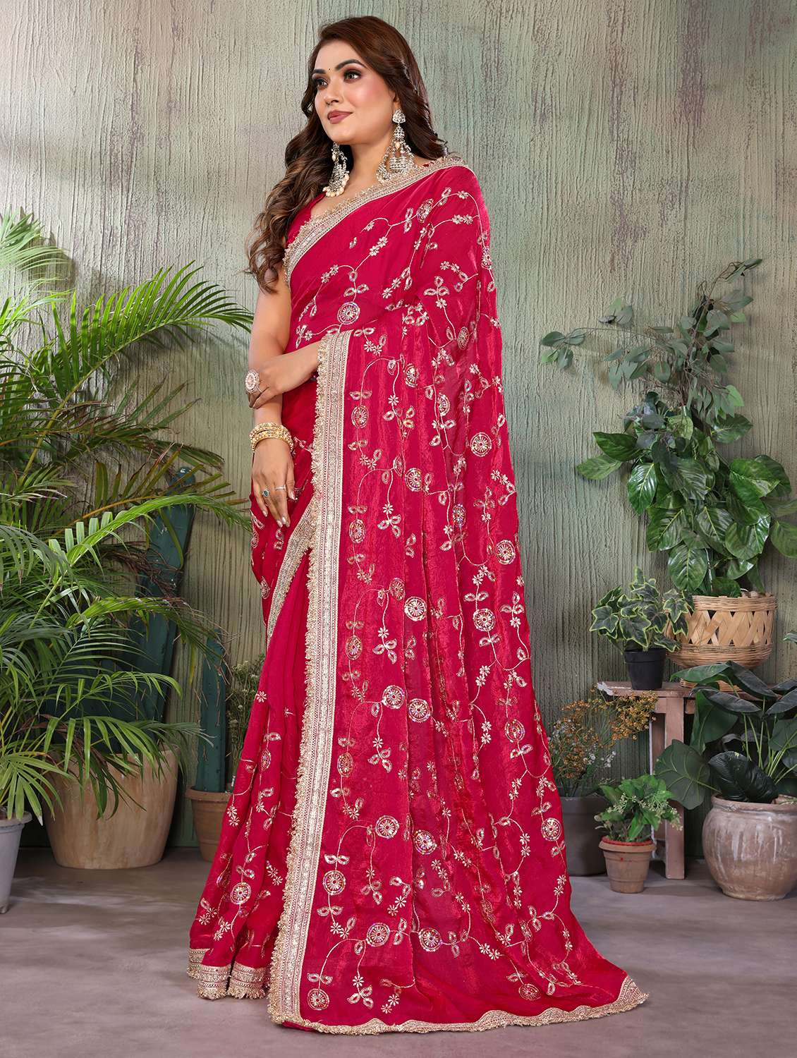 Women Solid With Work Embroidered Saree With Blouse - 22707346 -  Standard Image - 2