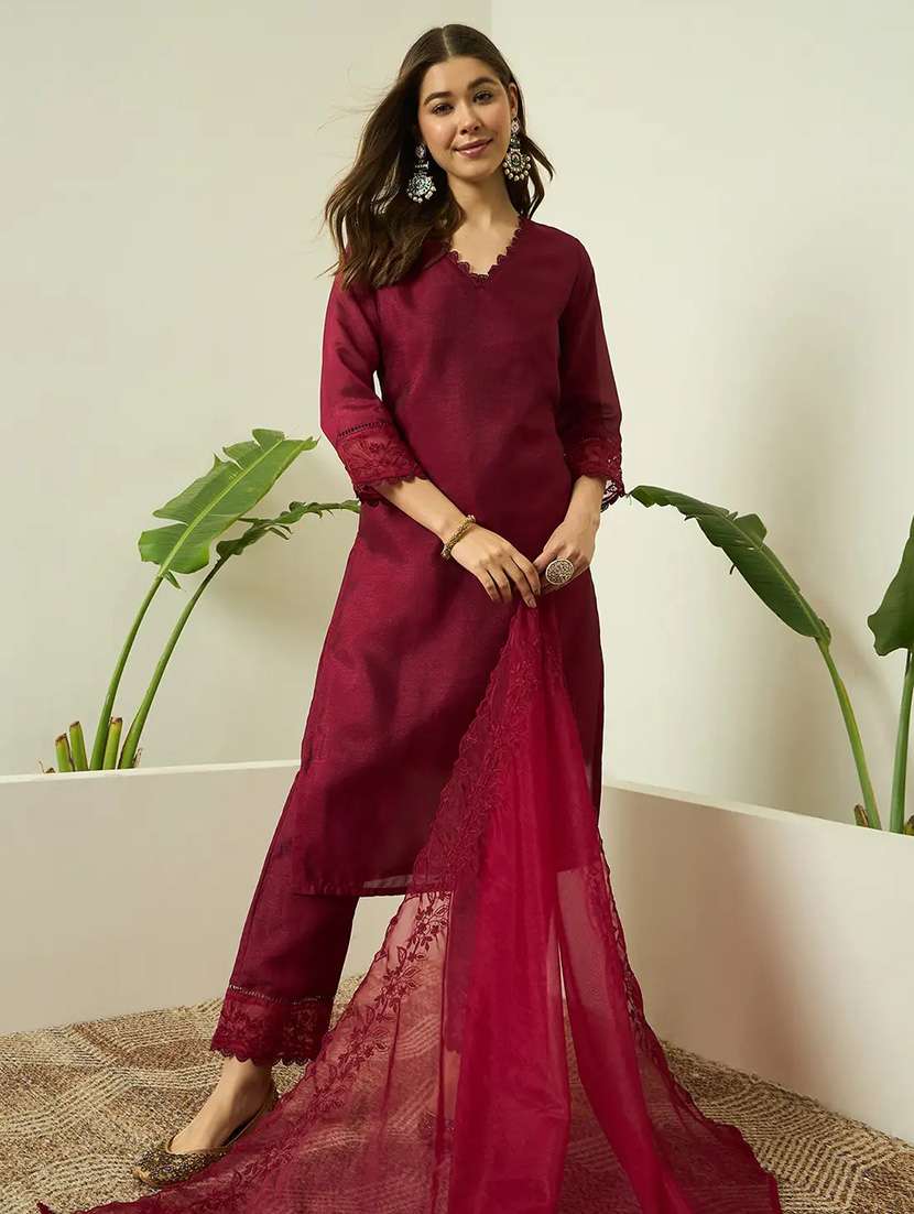 Women Solid Three Quarter Sleeves Kurta Pant Set With Dupatta - 22707369 -  Standard Image - 2