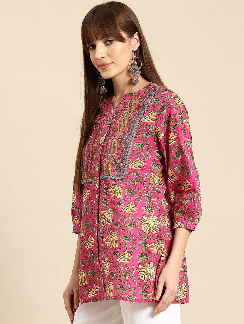 Women Printed Three Quarter Sleeves Straight Kurti - 22719799 -  Standard Image - 2