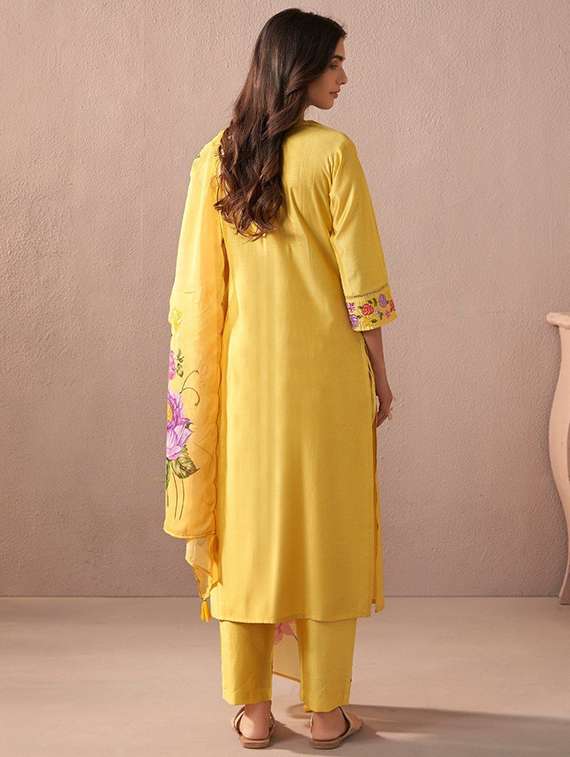 Women Embroidered Three Quarter Sleeves Kurta Pant Set With Dupatta - 22722140 -  Standard Image - 2