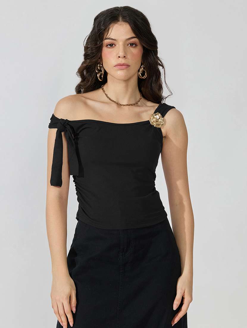 Women Solid Sleeveless Regular Top - 22722751 -  Standard Image - 2