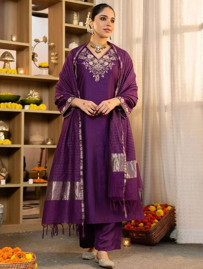 Women Embroidered Three Quarter Sleeves Kurta Pant Set With Dupatta - 22723132 -  Standard Image - 2