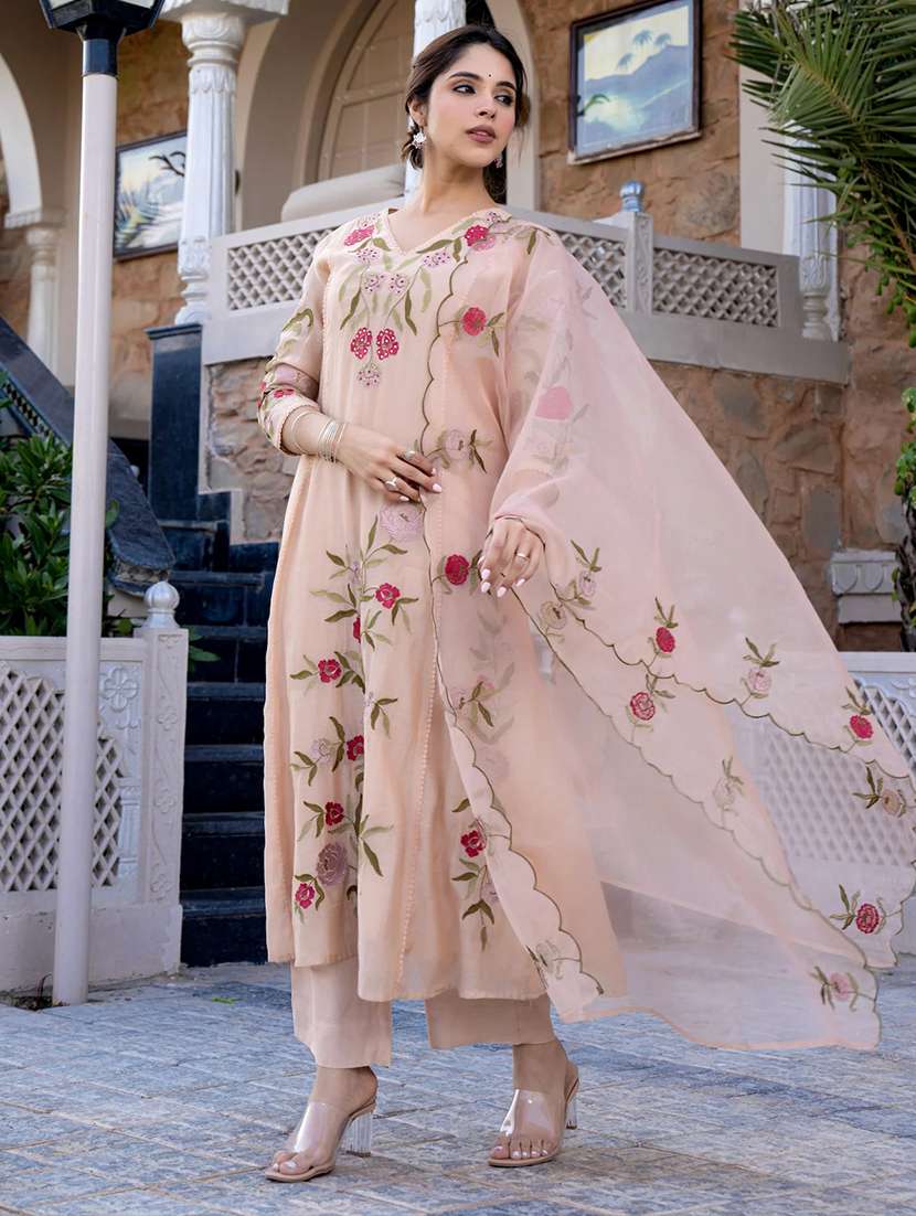 Women Embroidered Three Quarter Sleeves Kurta Pant Set With Dupatta - 22723145 -  Standard Image - 2