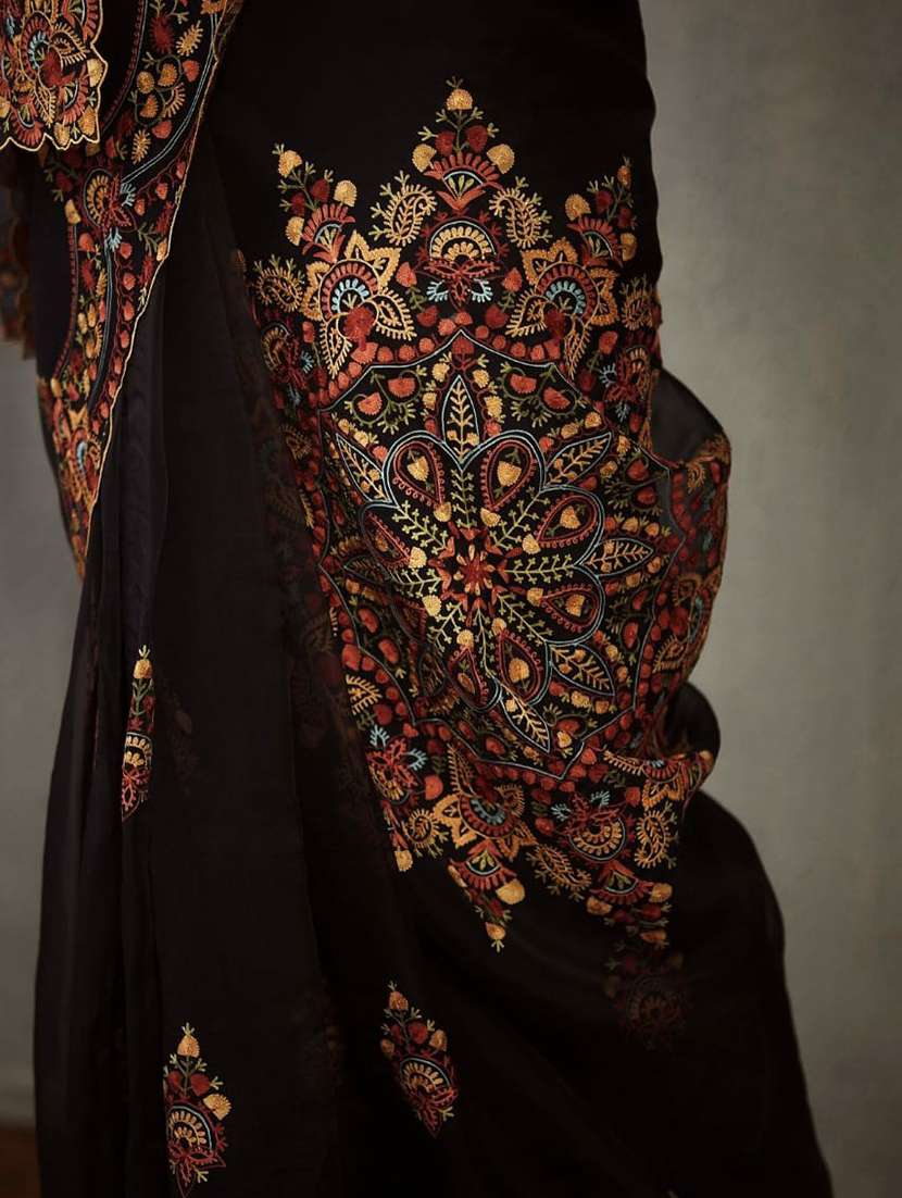 Women Solid With Work Embroidered Saree With Blouse - 22727077 -  Standard Image - 2