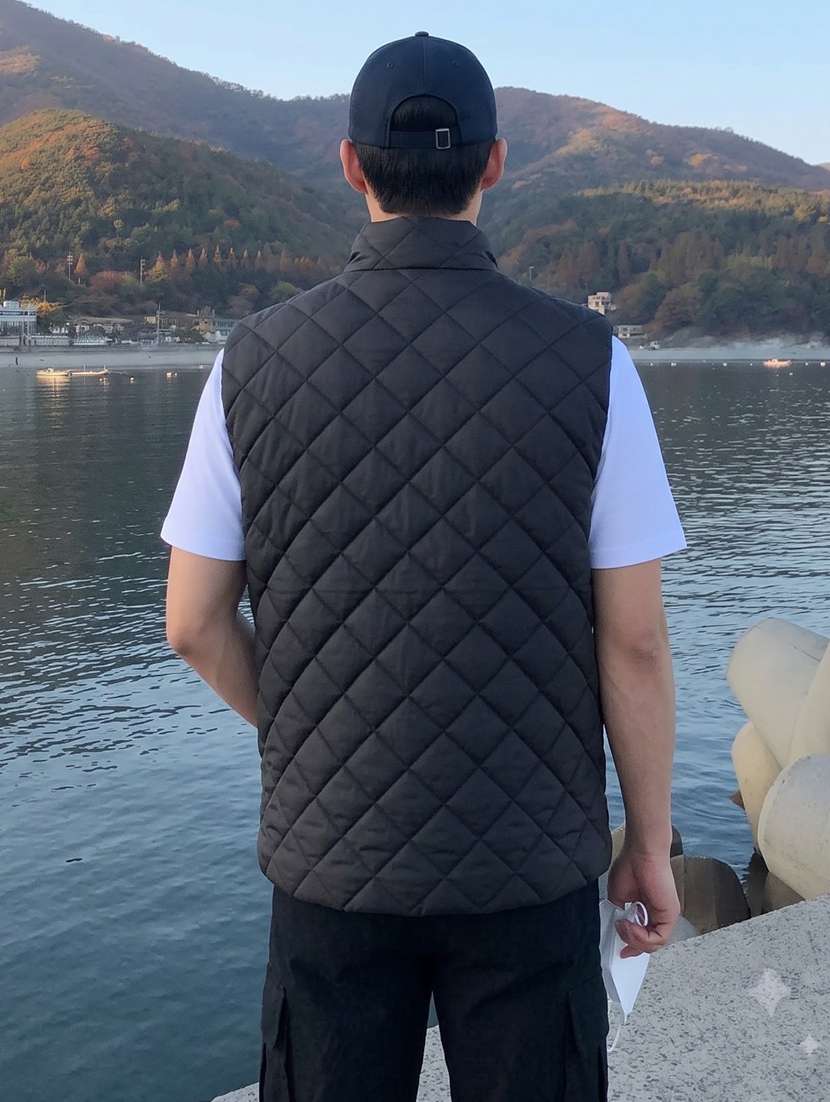 Men Solid Sleeveless Lightweight Quilted Jacket - 22727117 -  Standard Image - 2