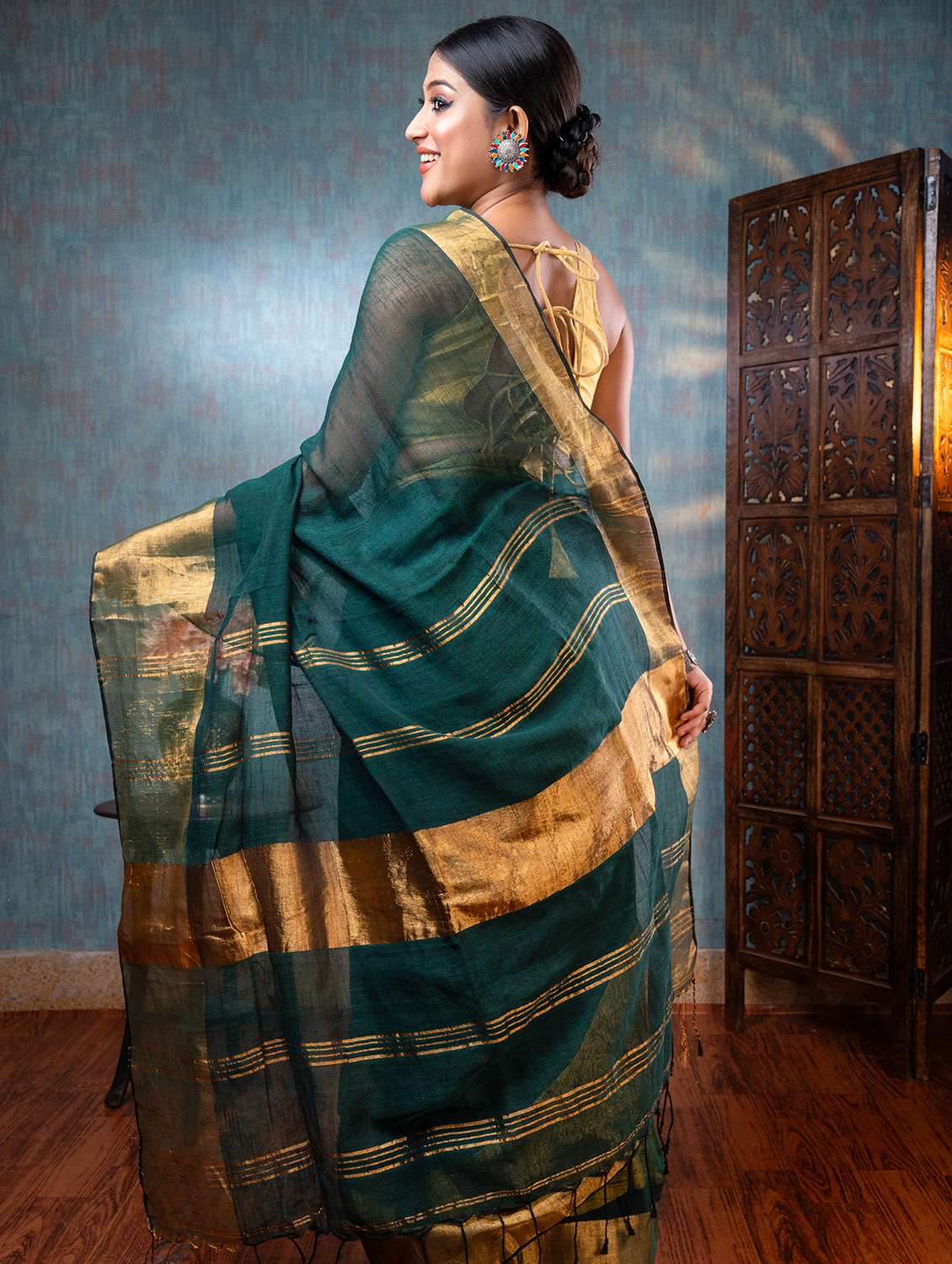 Women Solid With Bordered Handloom Saree With Blouse - 22728787 -  Standard Image - 2