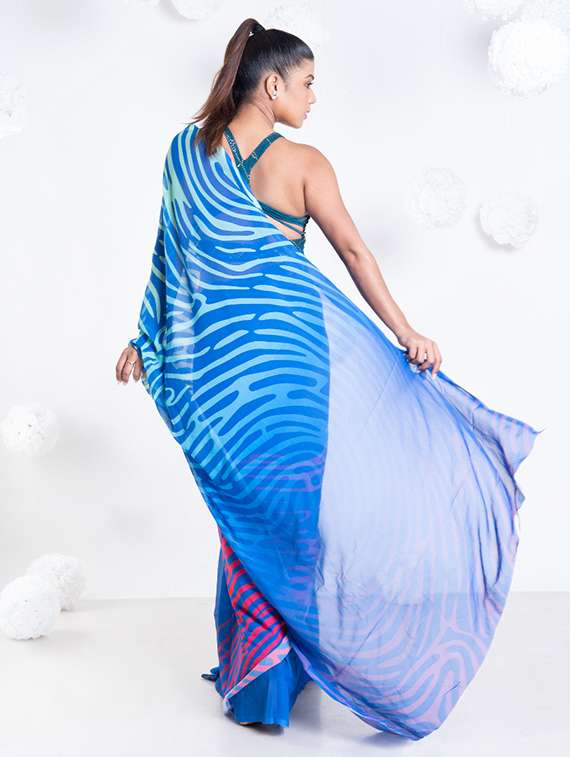 Women Printed Casual Wear Saree With Blouse - 22728838 -  Standard Image - 2