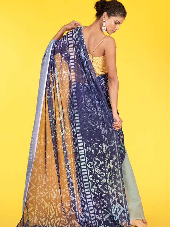 Women Printed Casual Wear Saree With Blouse - 22728870 -  Standard Image - 2
