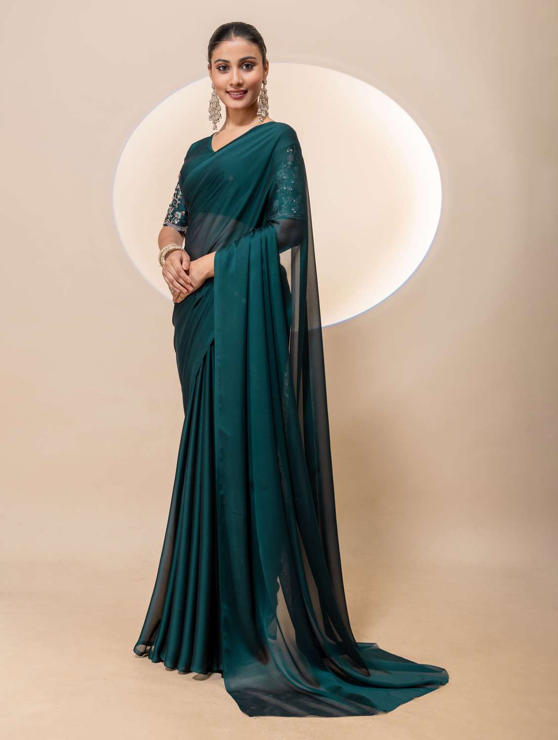 Women Solid Plain Saree With Blouse - 22729288 -  Standard Image - 2