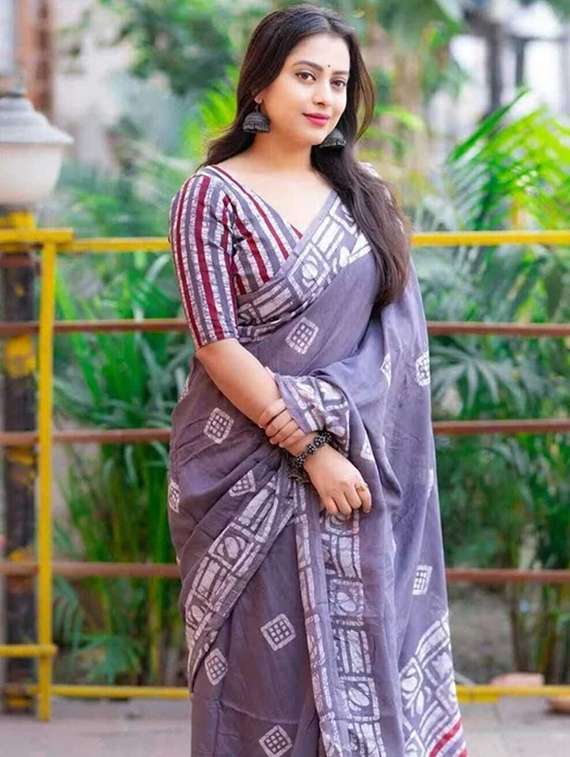 Women Printed Casual Wear Saree With Blouse - 22729488 -  Standard Image - 2