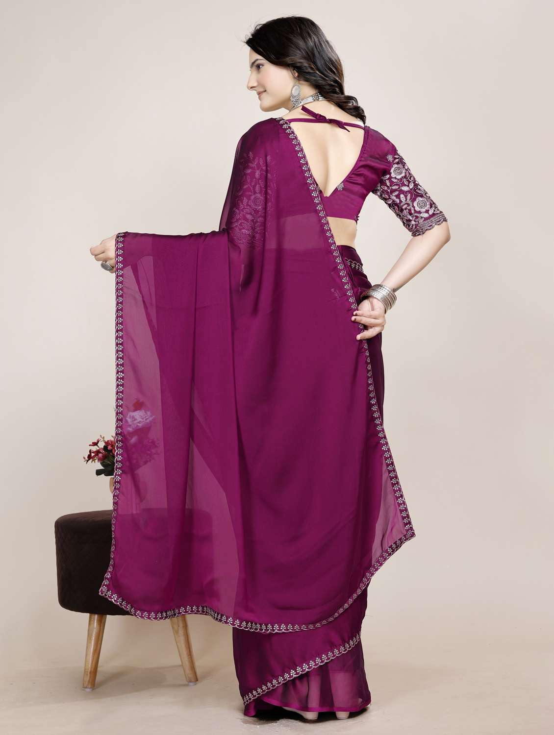 Women Solid With Bordered Saree With Blouse - 22729539 -  Standard Image - 2