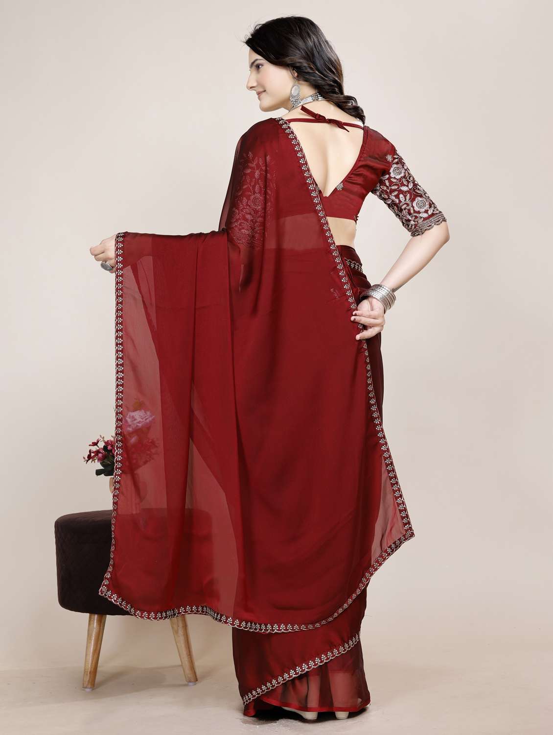 Women Solid With Bordered Saree With Blouse - 22729549 -  Standard Image - 2
