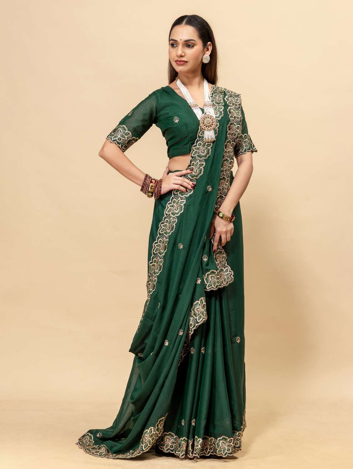 Women Solid With Work Embroidered Saree With Blouse - 22729593 -  Standard Image - 2