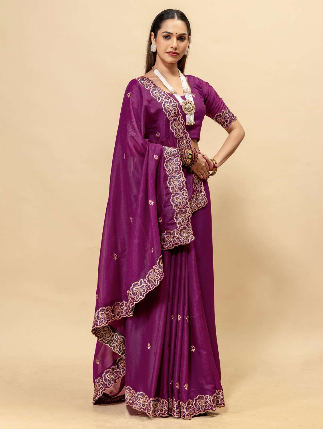 Women Solid With Work Embroidered Saree With Blouse - 22729597 -  Standard Image - 2