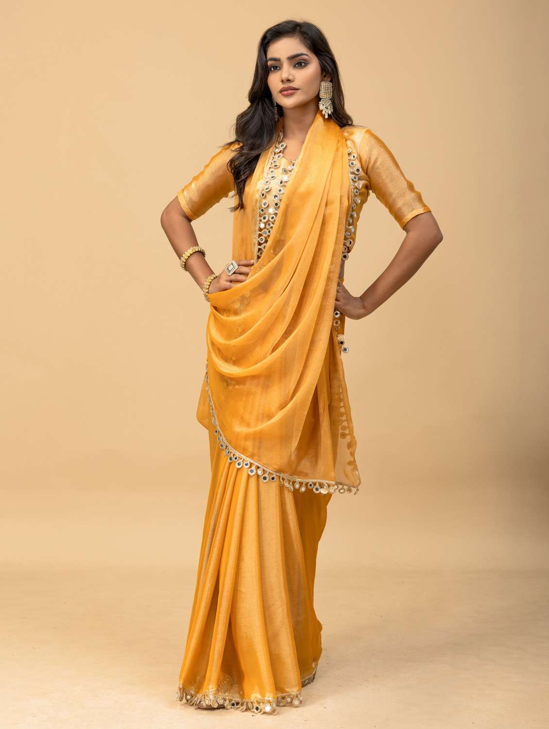 Women Solid With Bordered Saree With Blouse - 22729647 -  Standard Image - 2