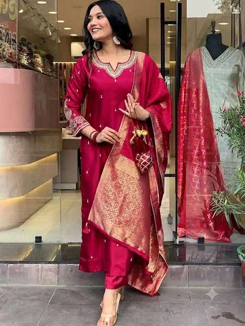 women embroidered three quarter sleeves kurta pant set with dupatta