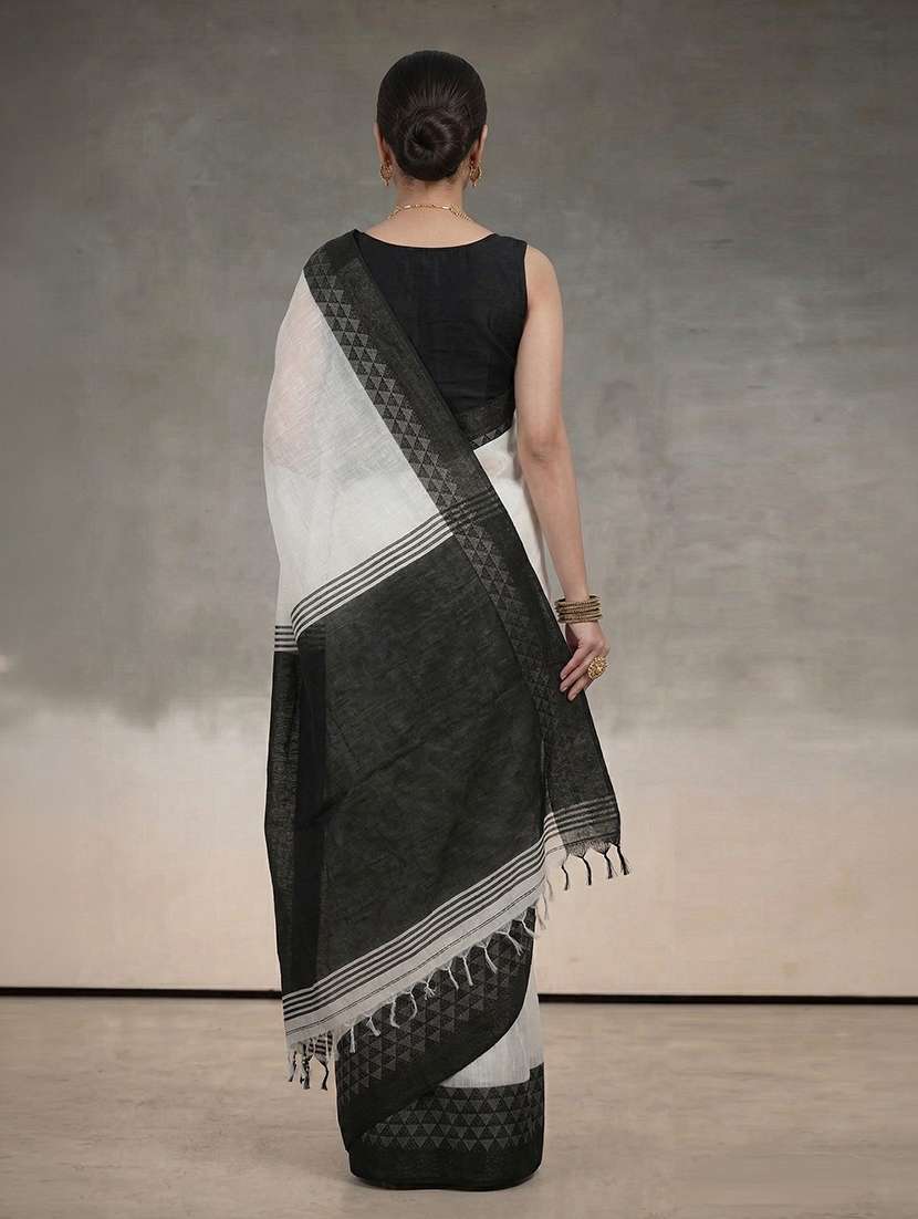 Women Solid With Bordered Handloom Saree With Blouse - 22730931 -  Standard Image - 2