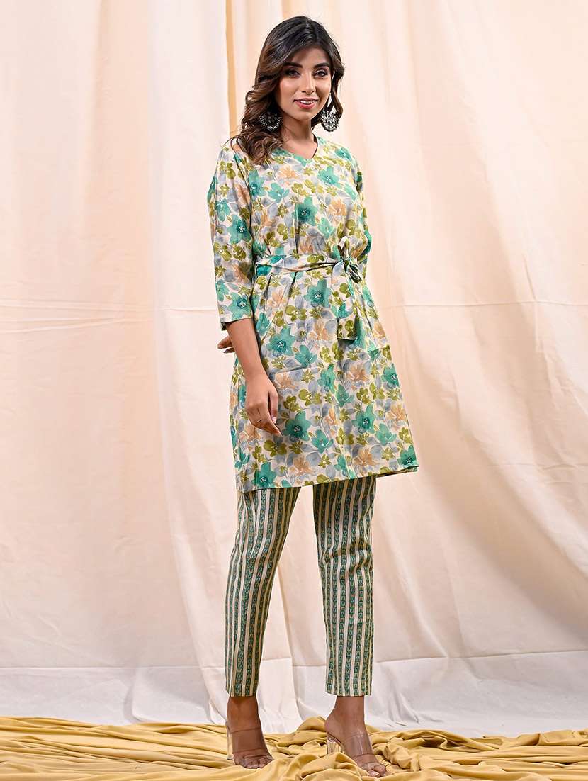 Women Printed Three Quarter Sleeves Ethnic Co-ord Set - 22733341 -  Standard Image - 2
