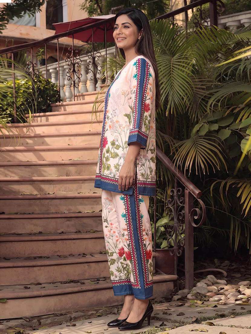 Women Printed Three Quarter Sleeves Ethnic Co-ord Set - 22733486 -  Standard Image - 2
