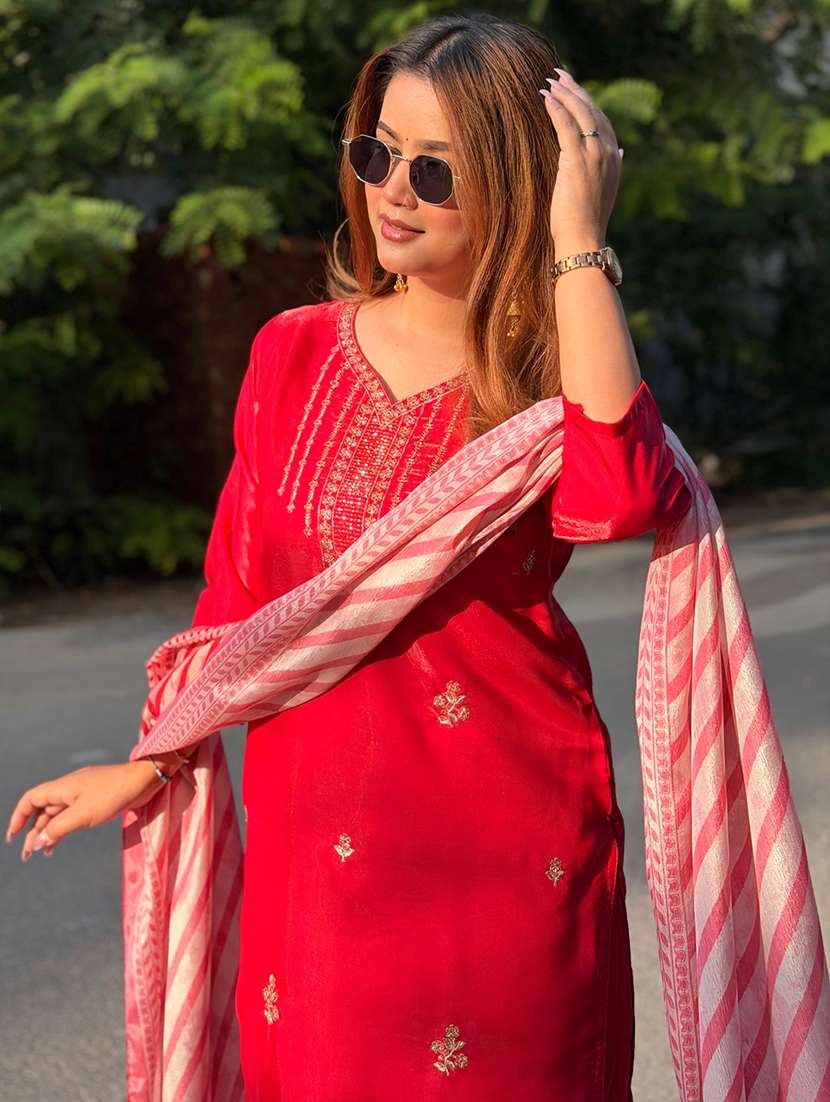 Women Embroidered Three Quarter Sleeves Kurta Pant With Dupatta Set - 22734880 -  Standard Image - 2