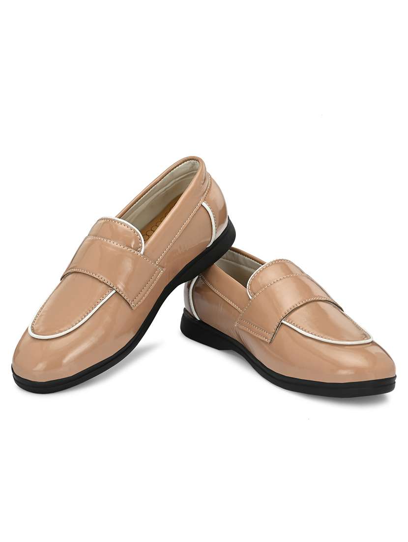 Women Solid Slip On Loafer - 22735181 -  Standard Image - 2