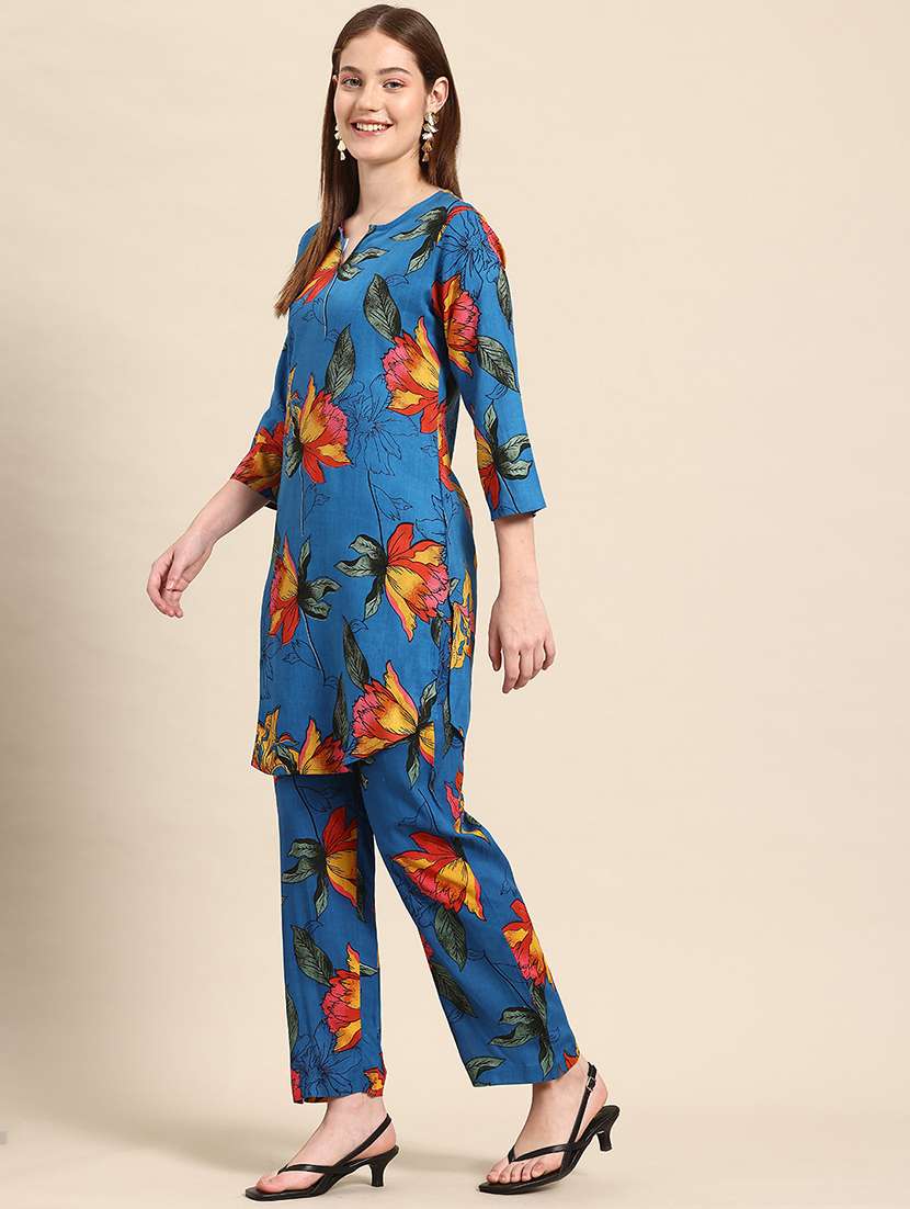 Women Printed Three Quarter Sleeves Ethnic Co-ord Set - 22735402 -  Standard Image - 2