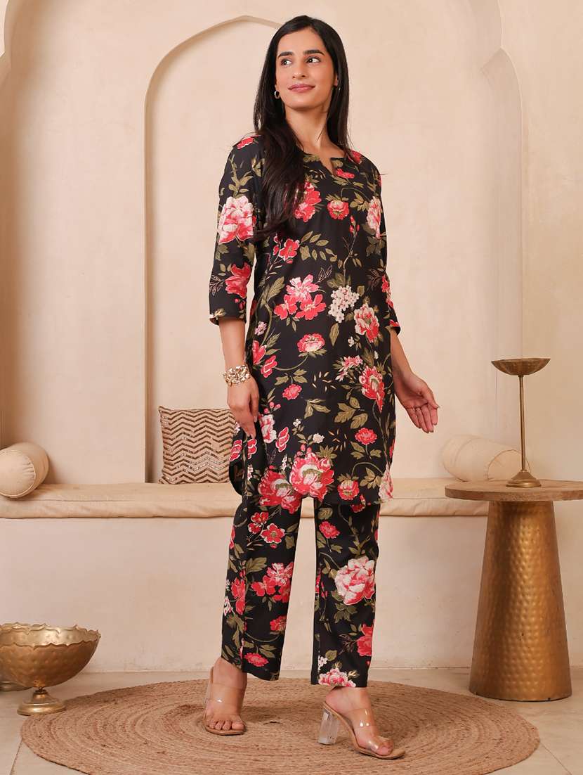 Women Printed Three Quarter Sleeves Ethnic Co-ord Set - 22735404 -  Standard Image - 2