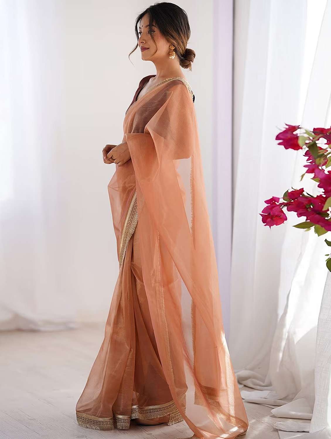Women Solid With Bordered Saree With Blouse - 22736559 -  Standard Image - 2
