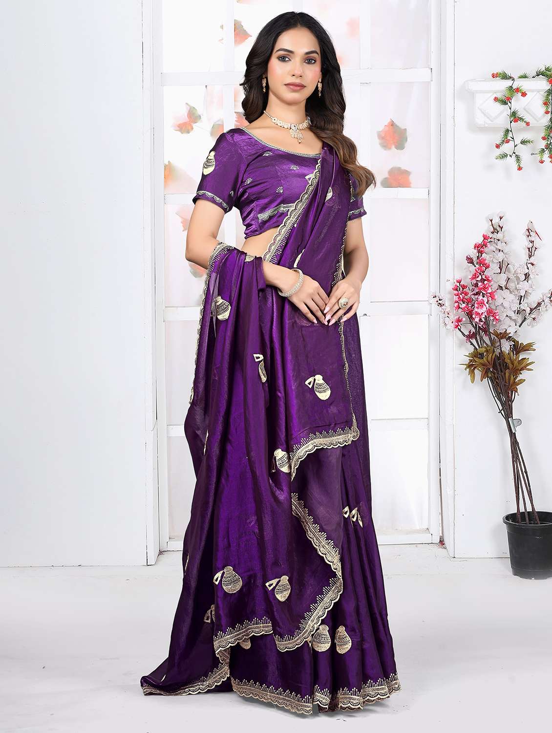 Women Solid With Work Embroidered Saree With Blouse - 22738606 -  Standard Image - 2