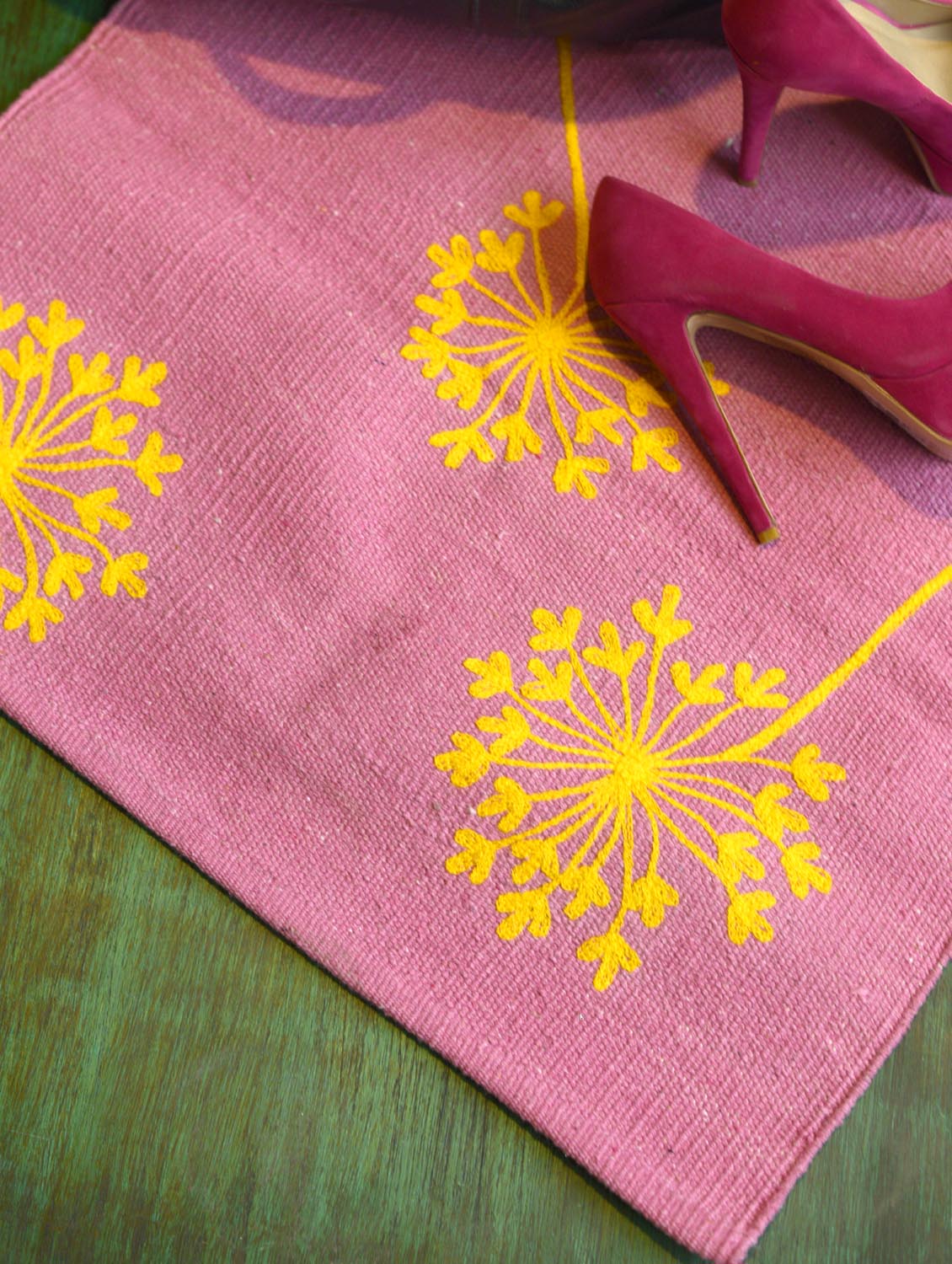 pretty pink dandelion rug - 31797 - Zoom Image - 0