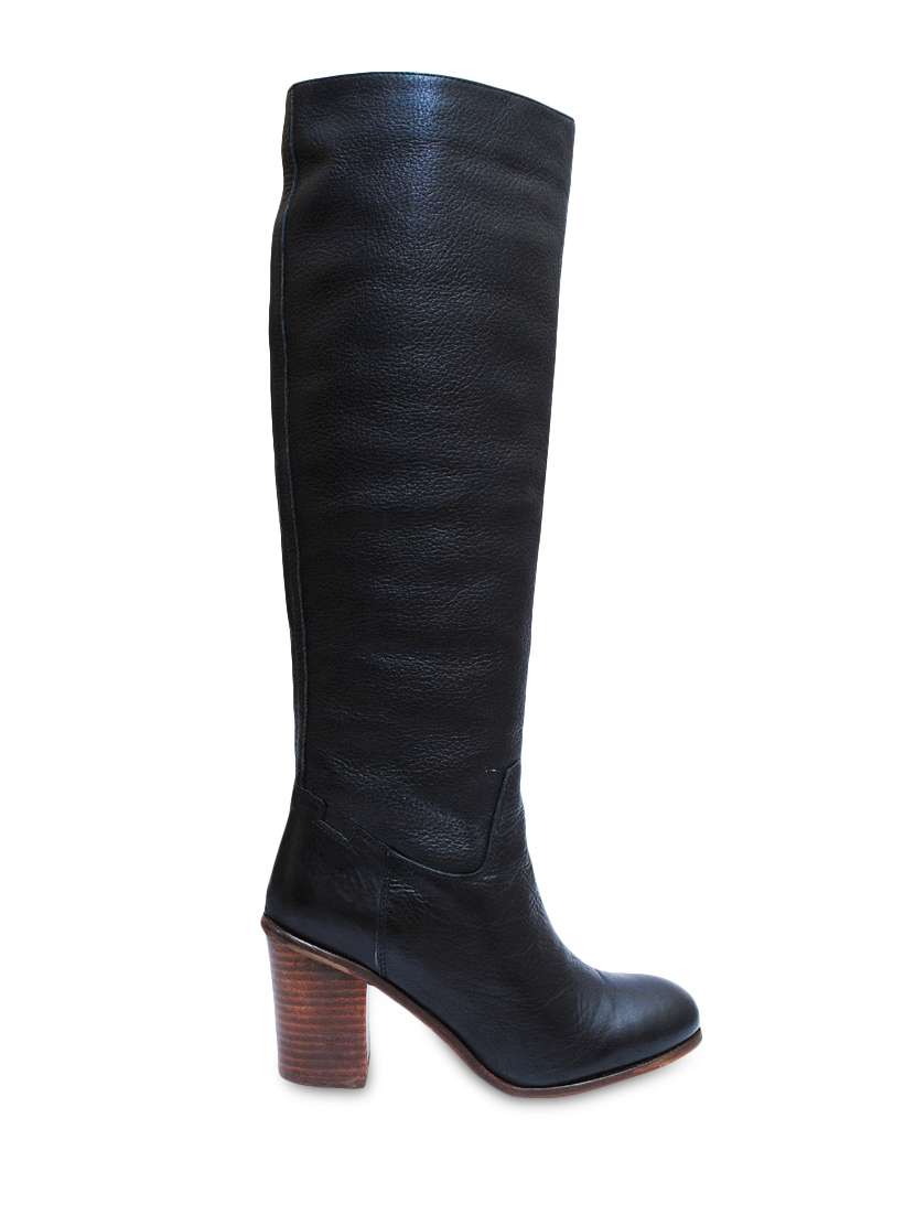 black  leather knee-length boots