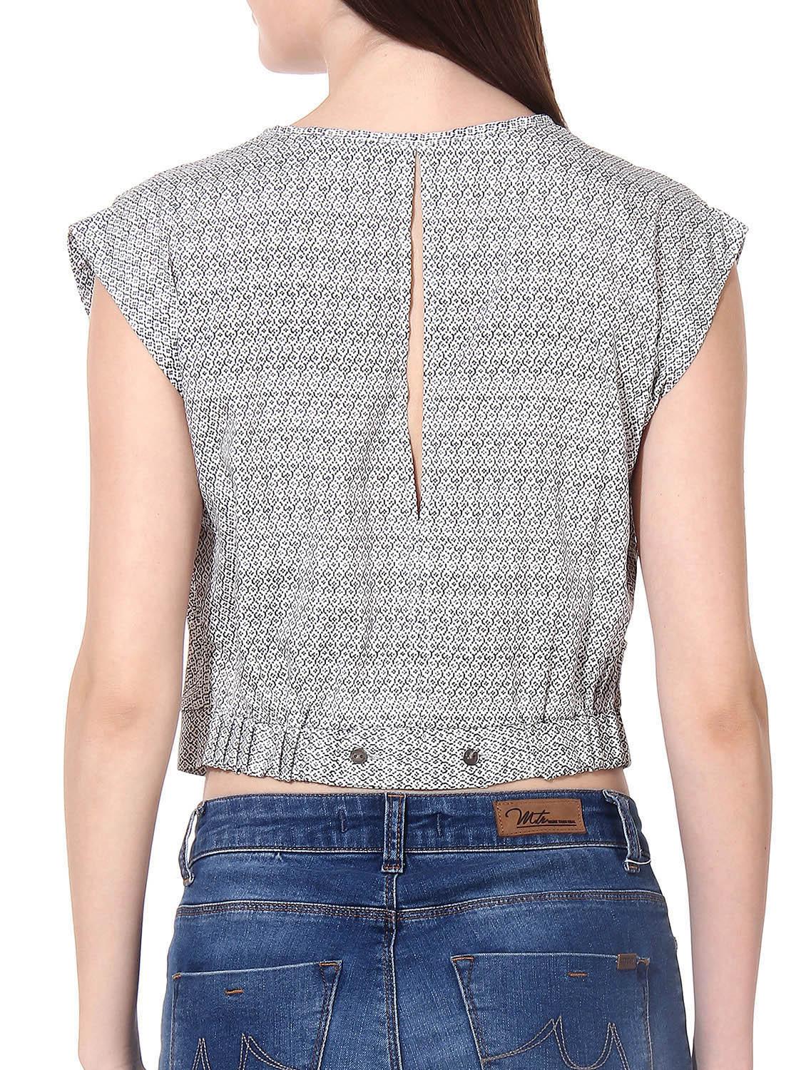 keyhole back pleat detail top - 9979582 - Standard Image - 2